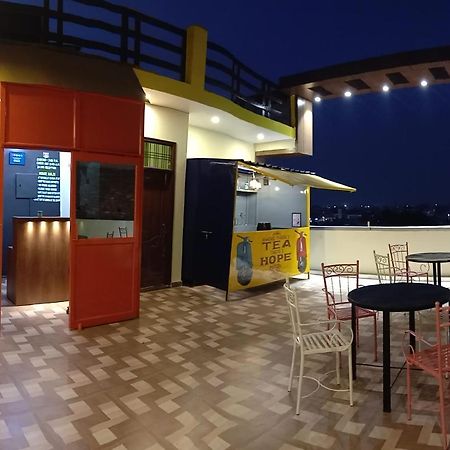 Hashtag Traveler'S Hostel Λάκναου Εξωτερικό φωτογραφία
